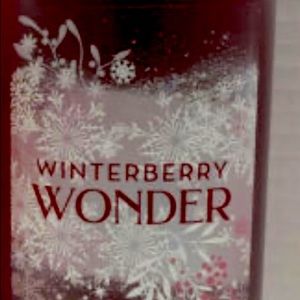 Winter Wonderberry Bath and Body works Body Wash